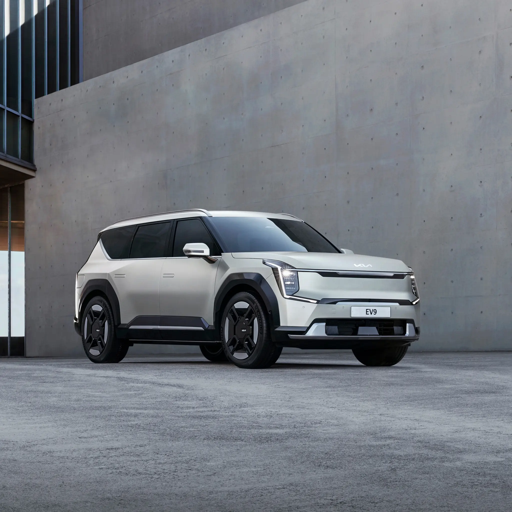kia-ev9-electric-2048x2048-11015